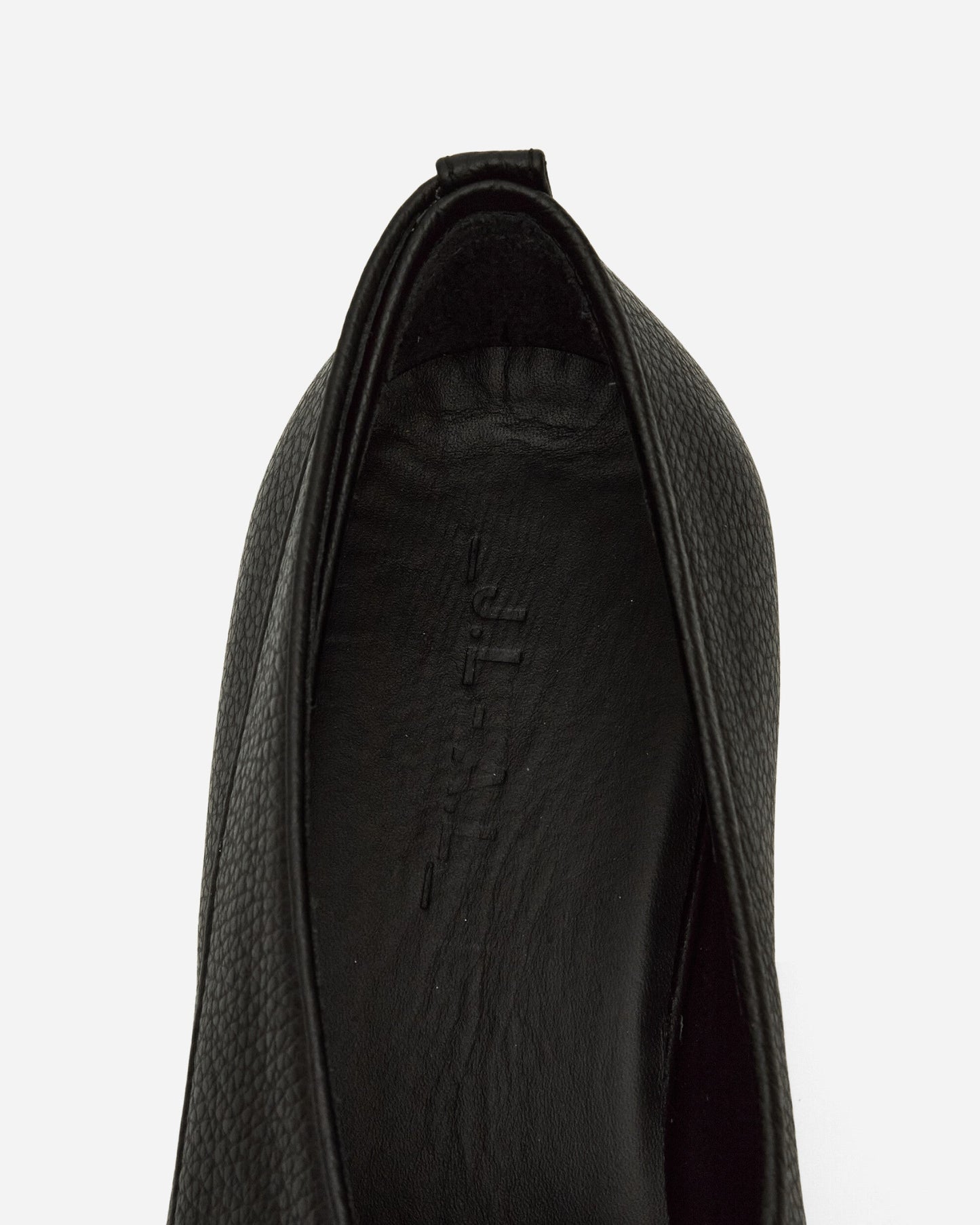 Shin Loafers Black