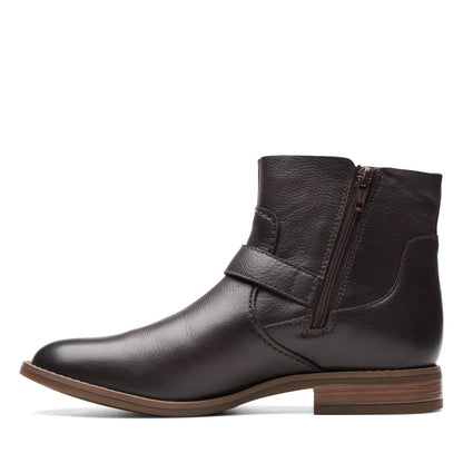 Clarks Camzin Loop 26174151 Womens Brown Leather Ankle & Booties Boots