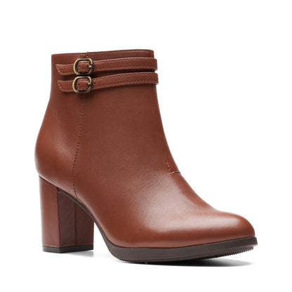 Clarks Bayla Light 26174482 Womens Brown Wide Leather Ankle & Booties Boots