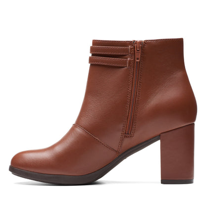 Clarks Bayla Light 26174482 Womens Brown Wide Leather Ankle & Booties Boots