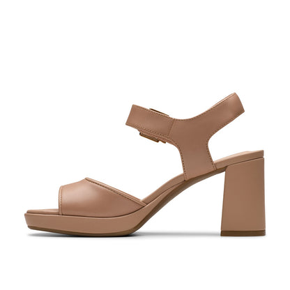 Clarks AmbyrLyn Faye 26182054 Womens Beige Wide Leather Pumps Heels Shoes