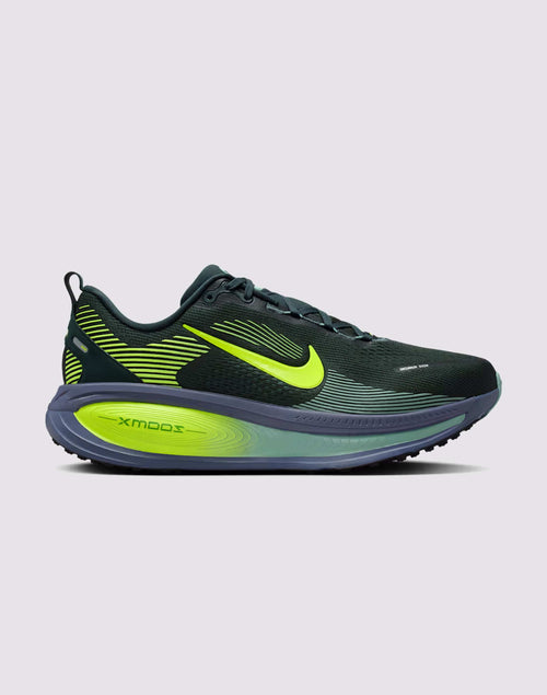 Nike  Vomero 18 Wide