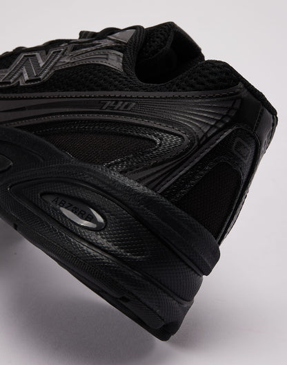 New Balance 740