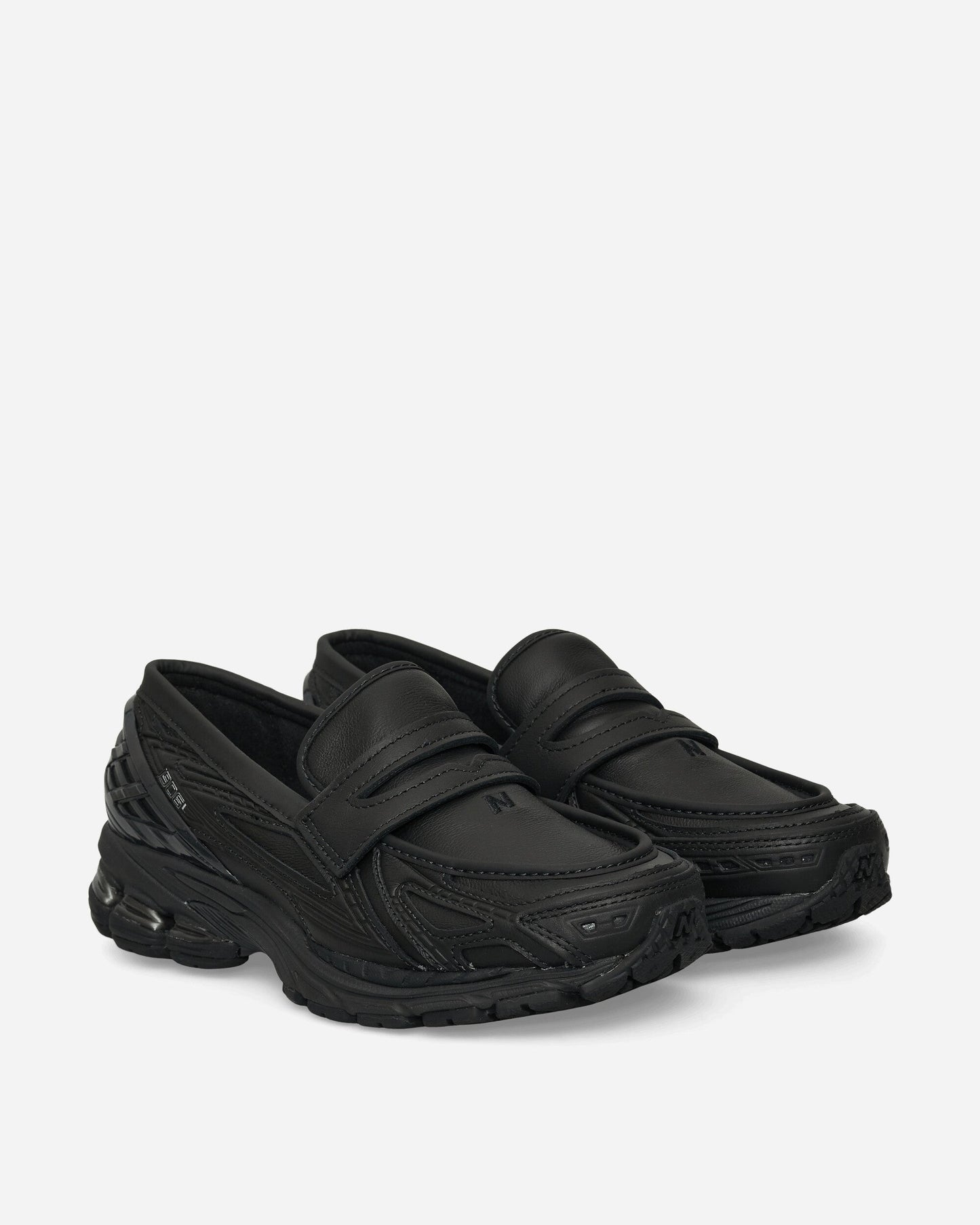 1906L Sneakers Black