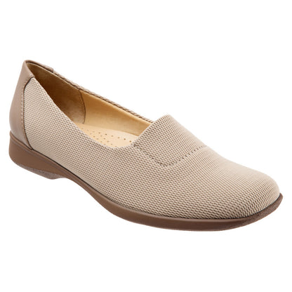 Trotters Jake T1464-143 Womens Beige Wide Leather Slip On Loafer Flats Shoes