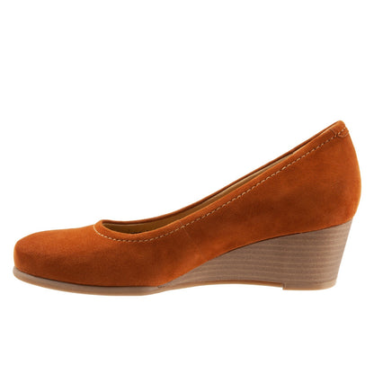 Trotters Winnie T1965-220 Womens Brown Wide Leather Slip On Wedges Heels Shoes