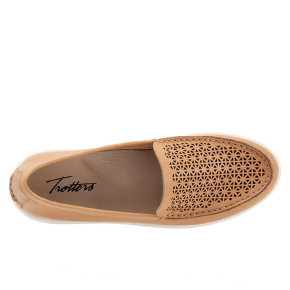 Trotters Audrey T2211-253 Womens Brown Wide Leather Loafer Flats Shoes