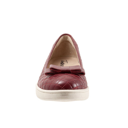 Trotters Anna T2256-601 Womens Red Narrow Leather Ballet Flats Shoes