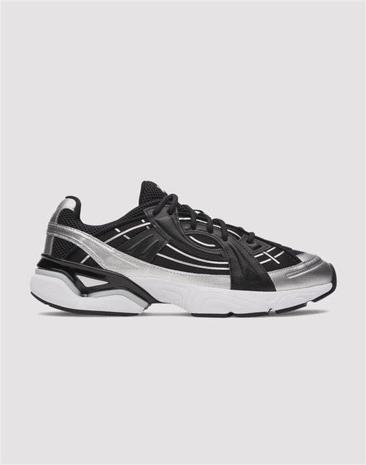 Under Armour  Sola