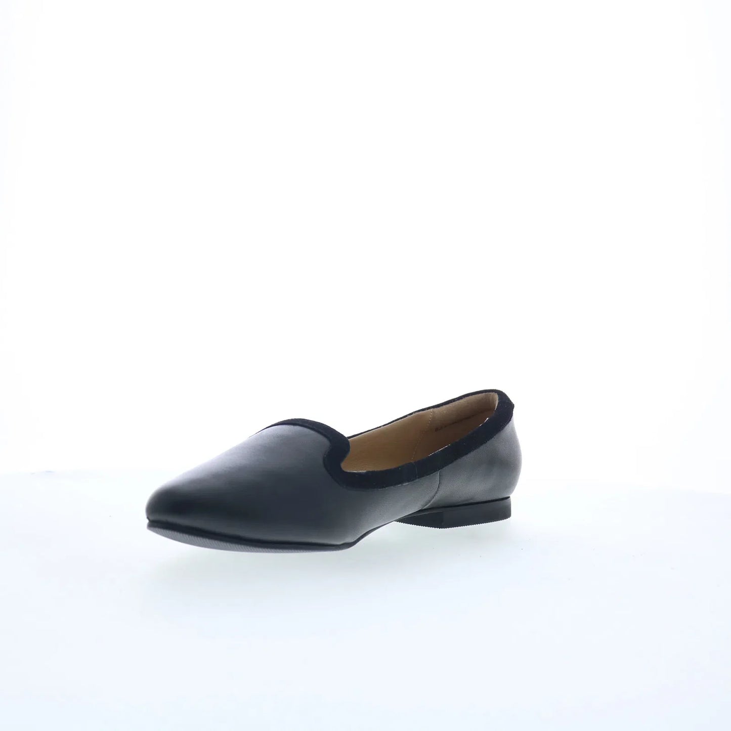 Trotters Hannah T2270-001 Womens Black Leather Slip On Loafer Flats Shoes