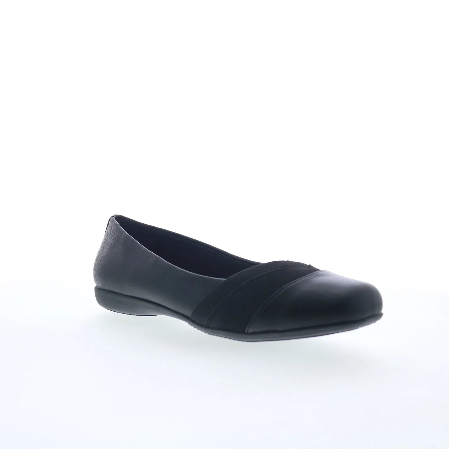 Trotters Stella T2374-001 Womens Black Synthetic Slip On Ballet Flats Shoes