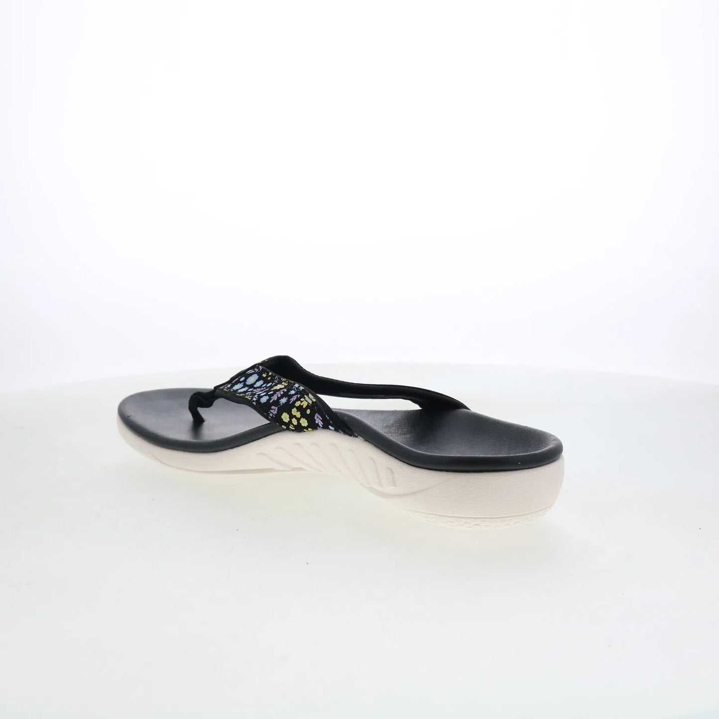 Spenco Yumi Dainty Floral SP1128BLK Womens Black Flip-Flops Sandals Shoes